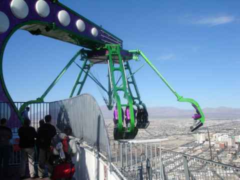 The Insanity is best described with a picture - like the one to the left. Some sort of manned drink mixer that has been magnified and hauled up to the top of the tower, it probably has more maintenance points dealing with making sure the nuts and bolts are properly fastened than a commercial jetliner. The Insanity is best described with a picture - like the one to the left. Some sort of manned drink mixer that has been magnified and hauled up to the top of the tower, it probably has more maintenance points dealing with making sure the nuts and bolts are properly fastened than a commercial jetliner.