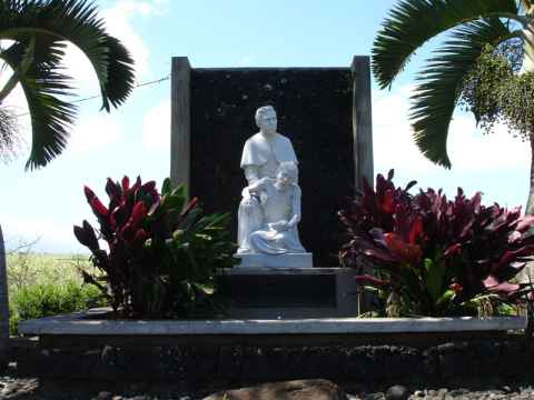 The trip ended at (I think) Holy Ghost Church. This is a statue commemorating Father Damien's battle to help victims of the plague that scoured the island.