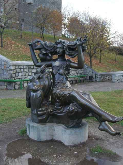 In honor of MTV's Beyonce weekend, we present this statuelicious work of art. In honor of MTV's Beyonce weekend, we present this statuelicious work of art.