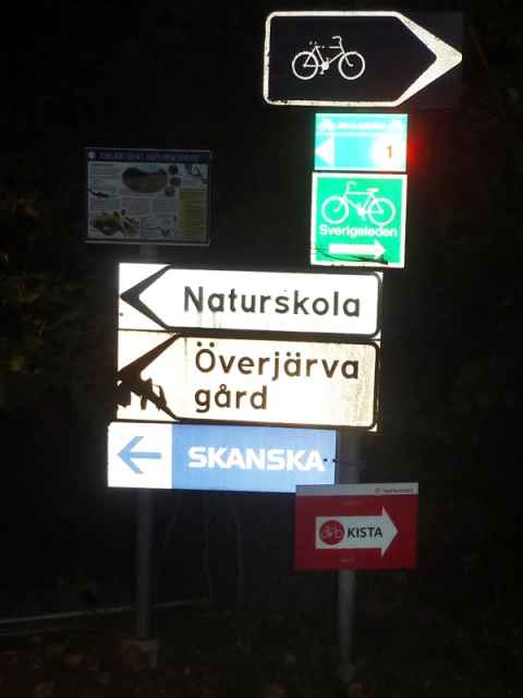 One of the signs on the way - the little red sign at the bottom is the relevant one.