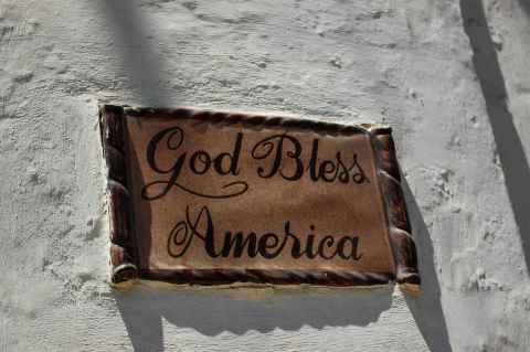 The owner of this house probably spent some time in the United States. Symbols indicating where the owner has lived can be seen on many houses.
