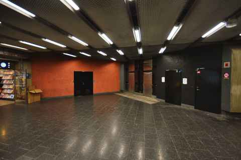 The second entrance was supposed to be behind the orange wall.