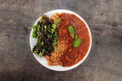 Mediaterranean stew with tarragon, white wine, butter beans and cream.